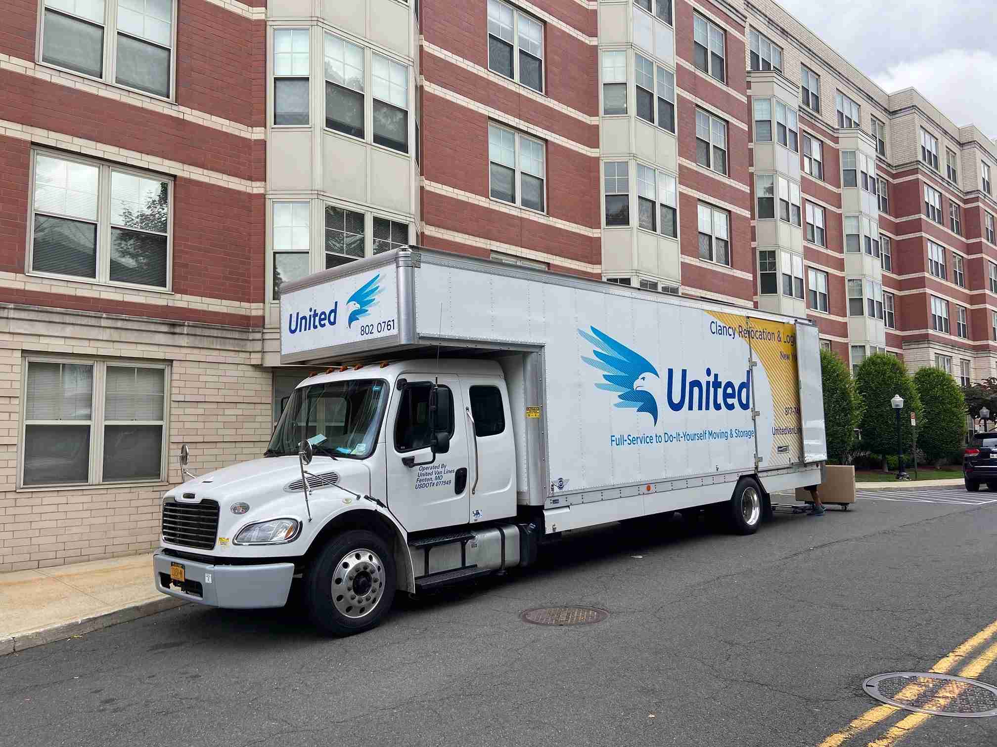 summer move clancy truck